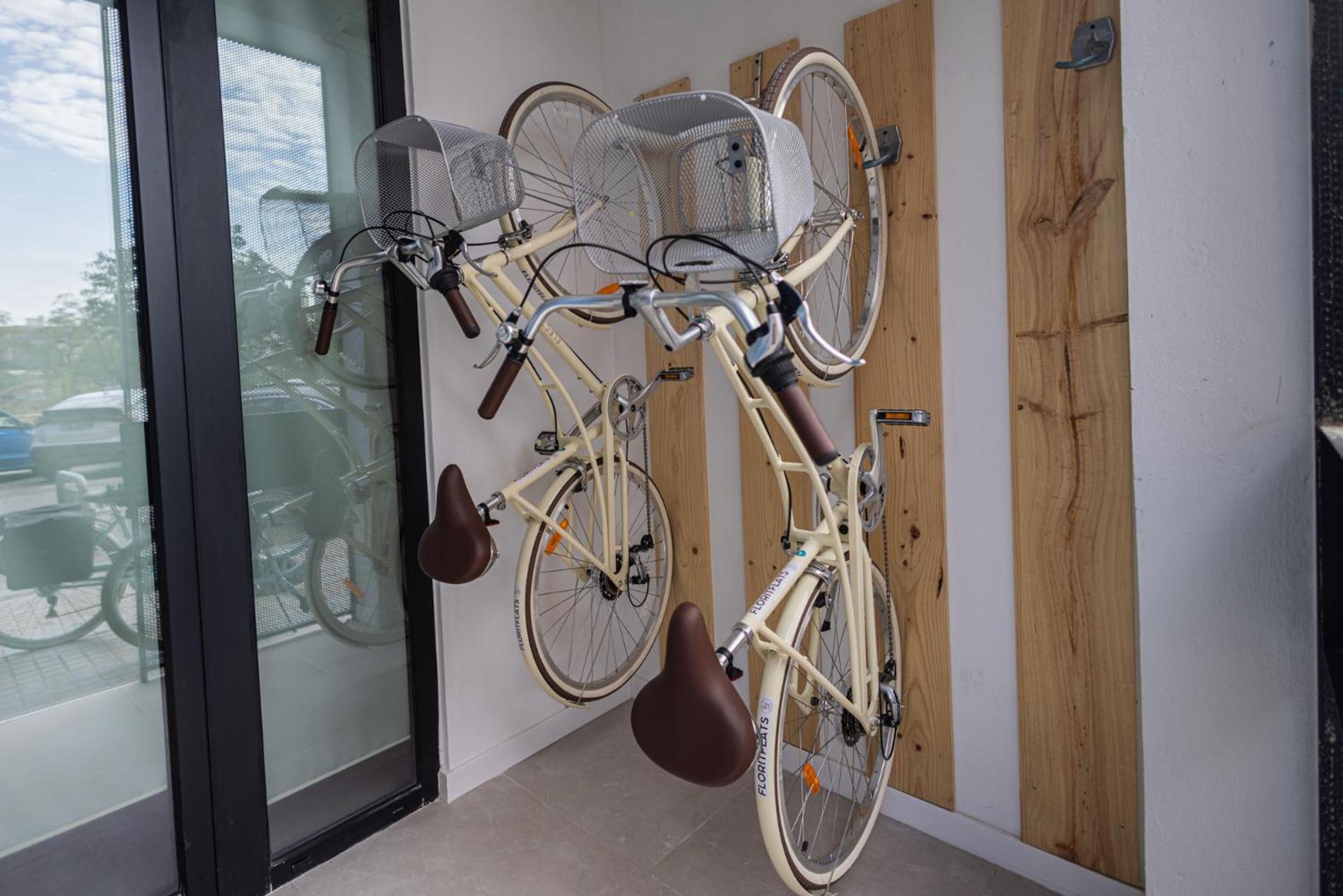 Florit Flats - The Joaquin Sorolla Apartments With Bicycles Valencia Exterior photo